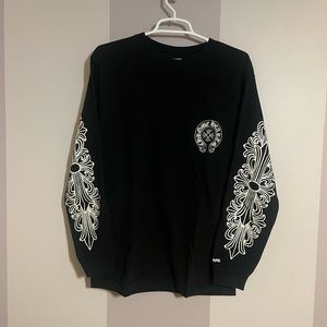 Men’s size medium Chrome Hearts black white long sleeve shirt